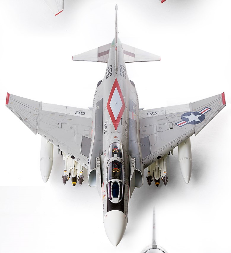 ACA12323 - 1:48 USN F-4J Phantom II "VF-102 Diamondbacks" - Image 7