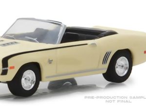 GL97040b - 1:64 1969 Chevrolet Camaro SS Convertible with Woman in Dress