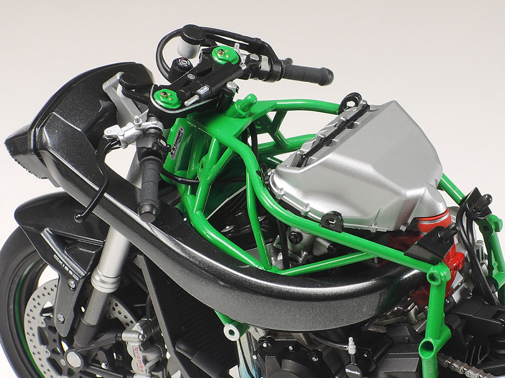 Tam14136 – 1:12 Kawasaki Ninja H2 Carbon - Image 8