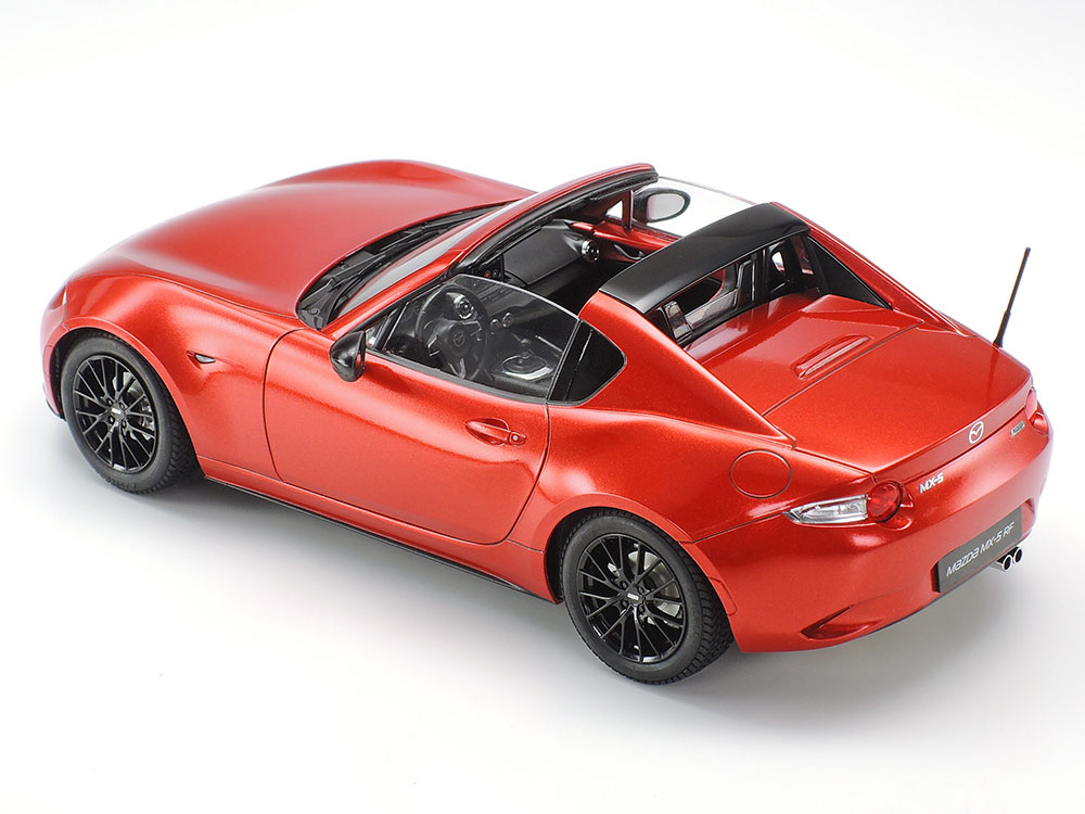 Tam24353 – 1:24 Maxda MX-5 Roadster RF - Image 5