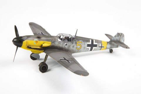 ZVA4802 - 1:48 German Fighter Messerschmitt BF-109 F2 - Image 3