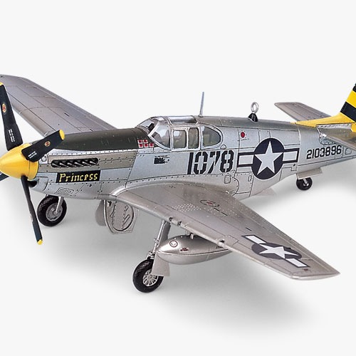 ACA12441 - 1:72 P-51C Mustang "The Fighter of World War II" - Image 2