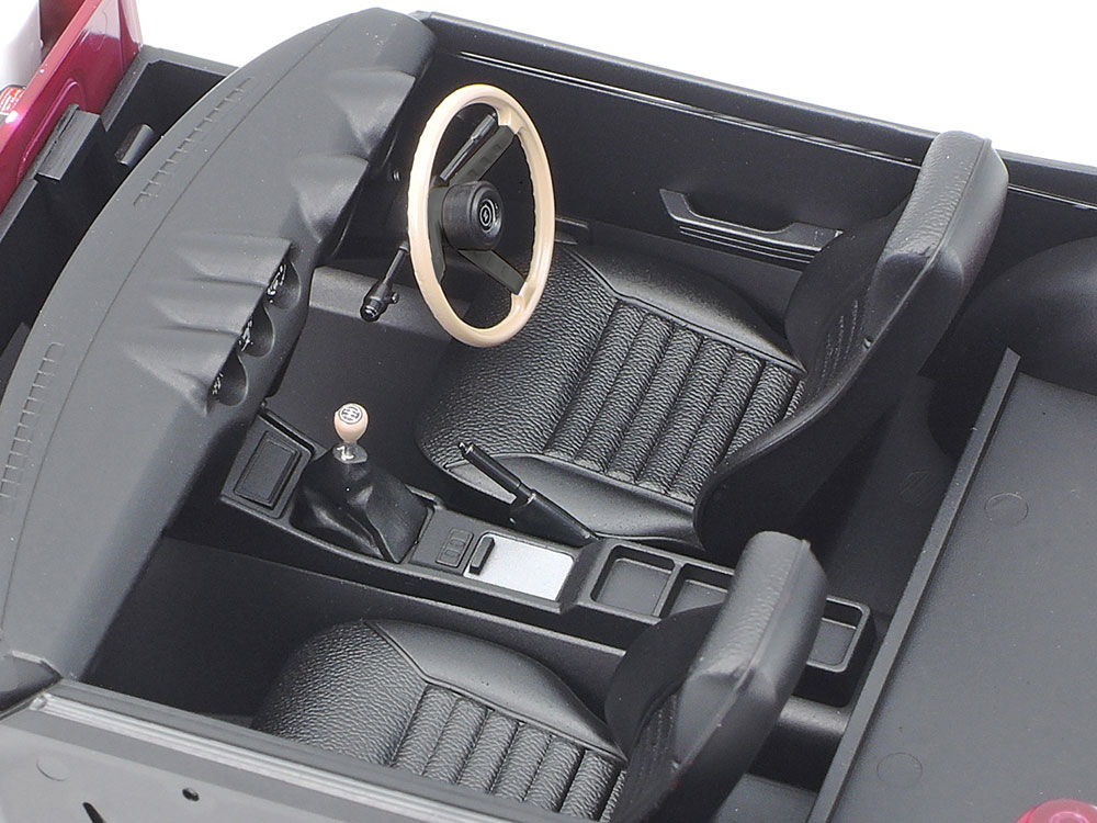Tam24360 – 1:24 Nissan Fairlady 240ZG - Image 3