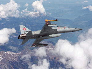 ITA1382 - 1:72 F-5F Tiger II (Twin Seater)