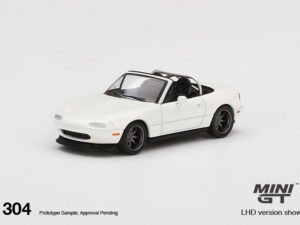 MGT00304-R- 1:64 Mini GT - Mazda Miata MX-5 Turned Version -Classic White (6cm Long)