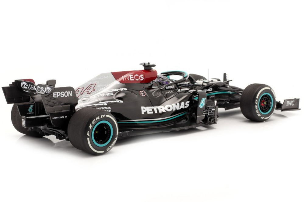 PMA110210144 – 1:18 Mercedes AMG - Petronas F1 W12E Performance - Lewis Hamilton - Bahrain GP 2021 - Image 2