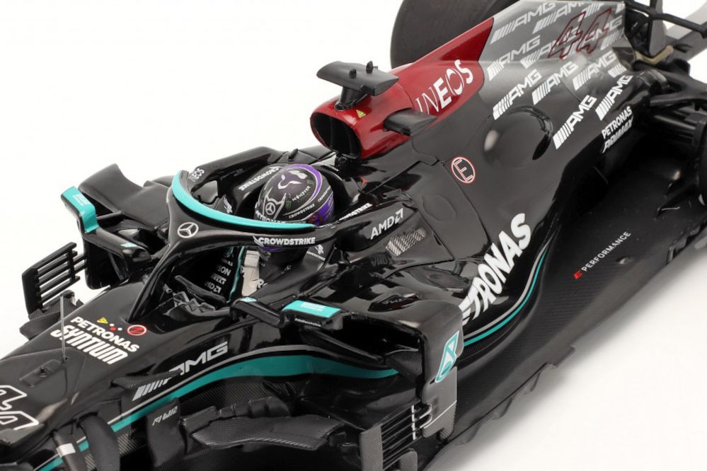 PMA110210144 – 1:18 Mercedes AMG - Petronas F1 W12E Performance - Lewis Hamilton - Bahrain GP 2021 - Image 4