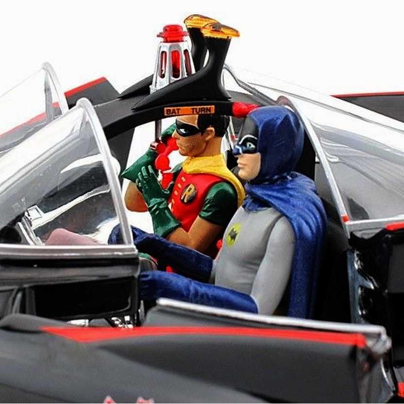 HOTBCJ95 – 1:18 BATMAN - Classic TV Series Batmobile with Batman and Robin (Elite Edition) - Image 12