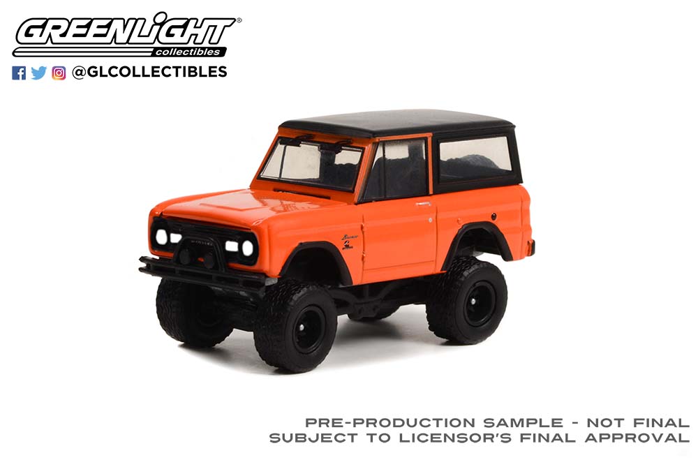 GL37260C - 1:64 1967 Ford Bronco Custom (Lot #1267) - Custom Orange with Black Top