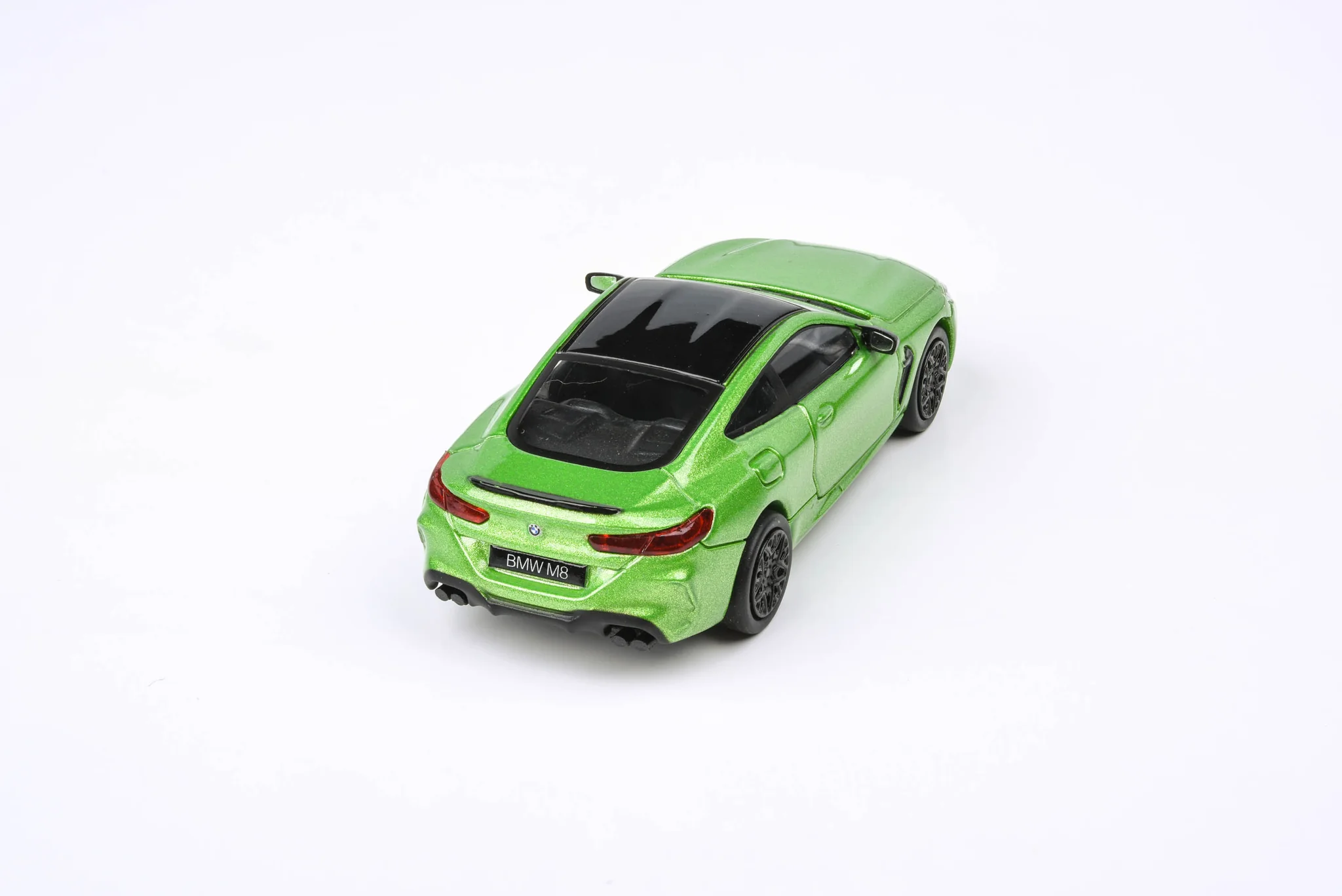PA-65216 - 1:64 BMW M8 Coupe - Image 4