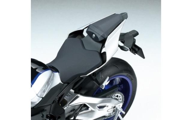 Tam14133 – 1:12 Yamaha YZF-R1M - Image 4