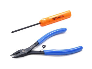 Tam74158 - Tamiya Mini 4WD Tools (Side Cutters, (+) Screwdriver)