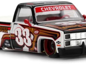 KHMG212 - Mini GT (Kaido★House) - 1:64 Chevy Silverado Kaido Intimidator V1 (8cm Long)