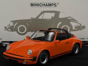 PMA100063064 – Minichamps 1:18 Porsche 911 Carrera Targa 3.2 - 1983 - Orange (24cm Long)